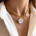 Collier chaîne épaisse | Fleur en Nacre Blanche