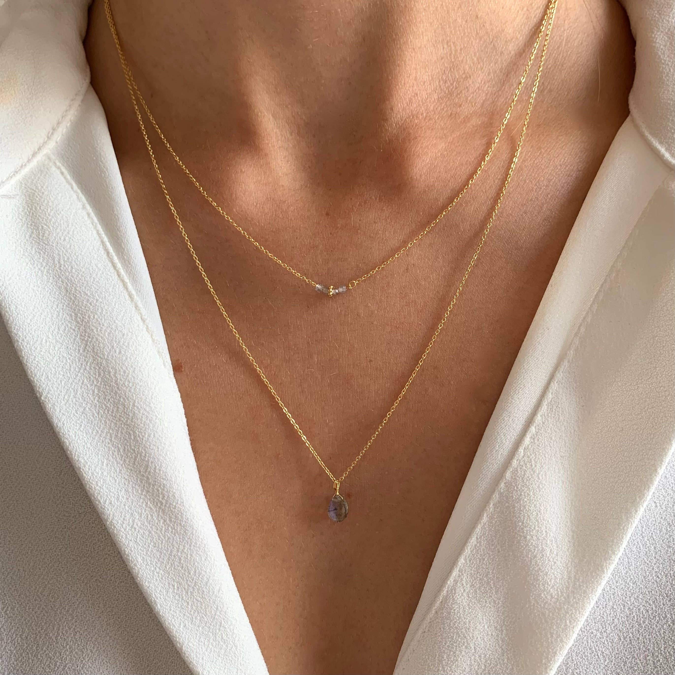 Collier fin double rang perles grises labradorite