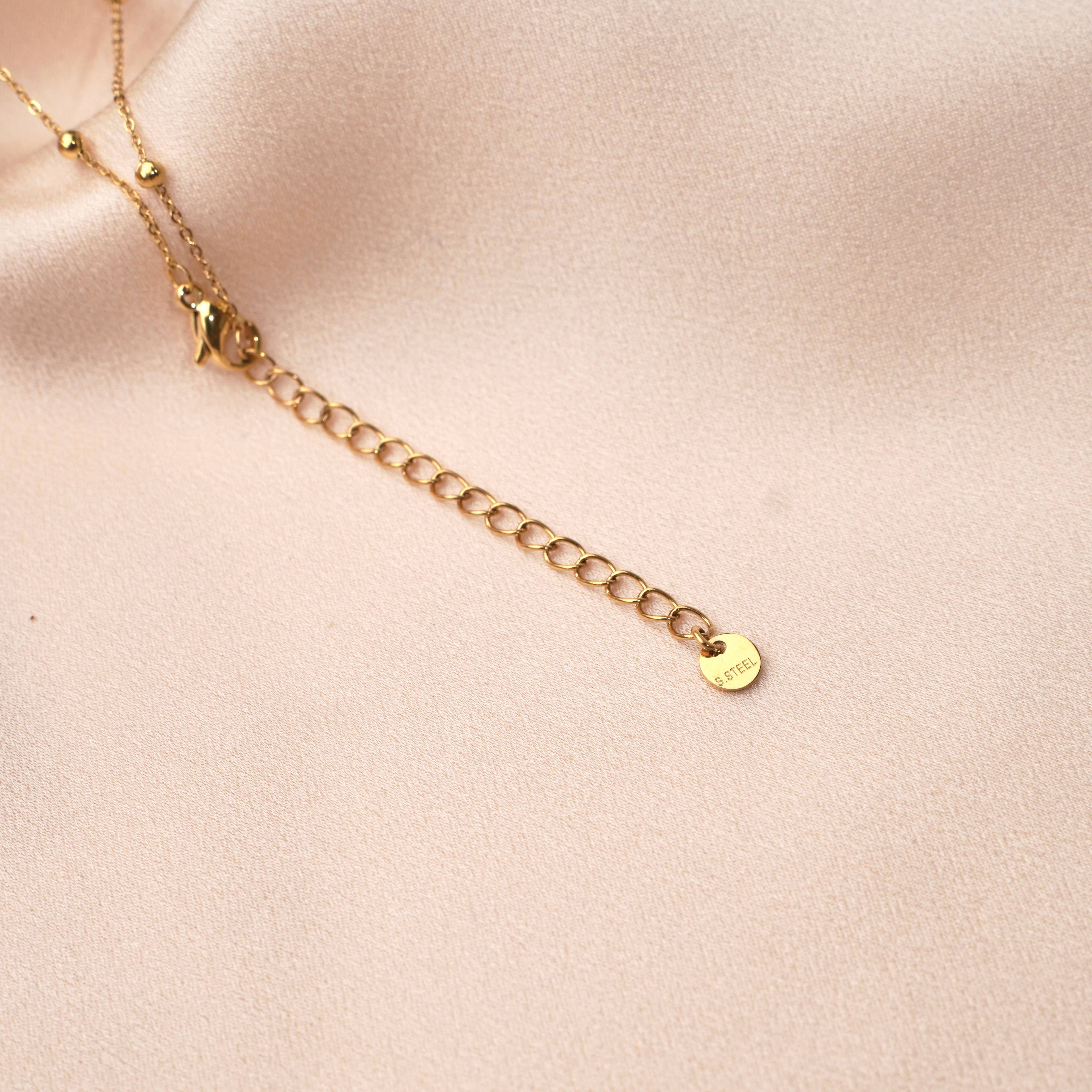 Collier Félicie | Pendentif trèfle en nacre