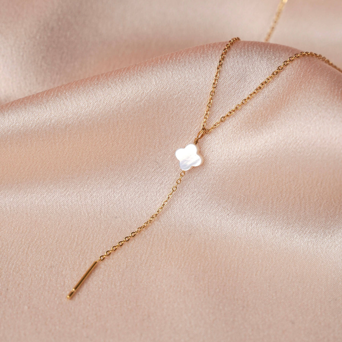 Collier long | Trèfle en Nacre Blanche